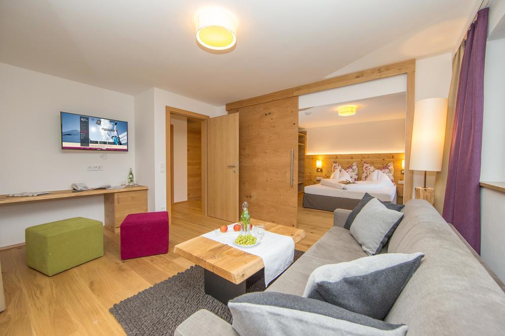 Hotel Stadt Wien Zell am See Quarto foto