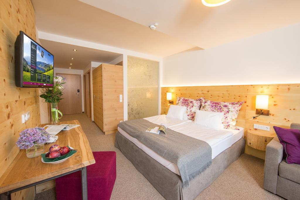 Hotel Stadt Wien Zell am See Quarto foto